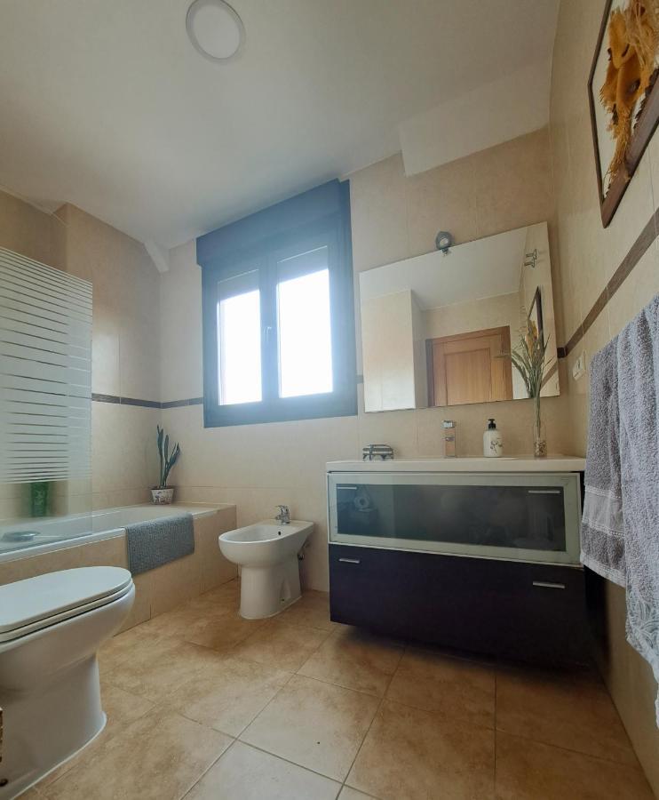 La Casa Del Cipres Villa Aldeamayor de San Martín Kültér fotó