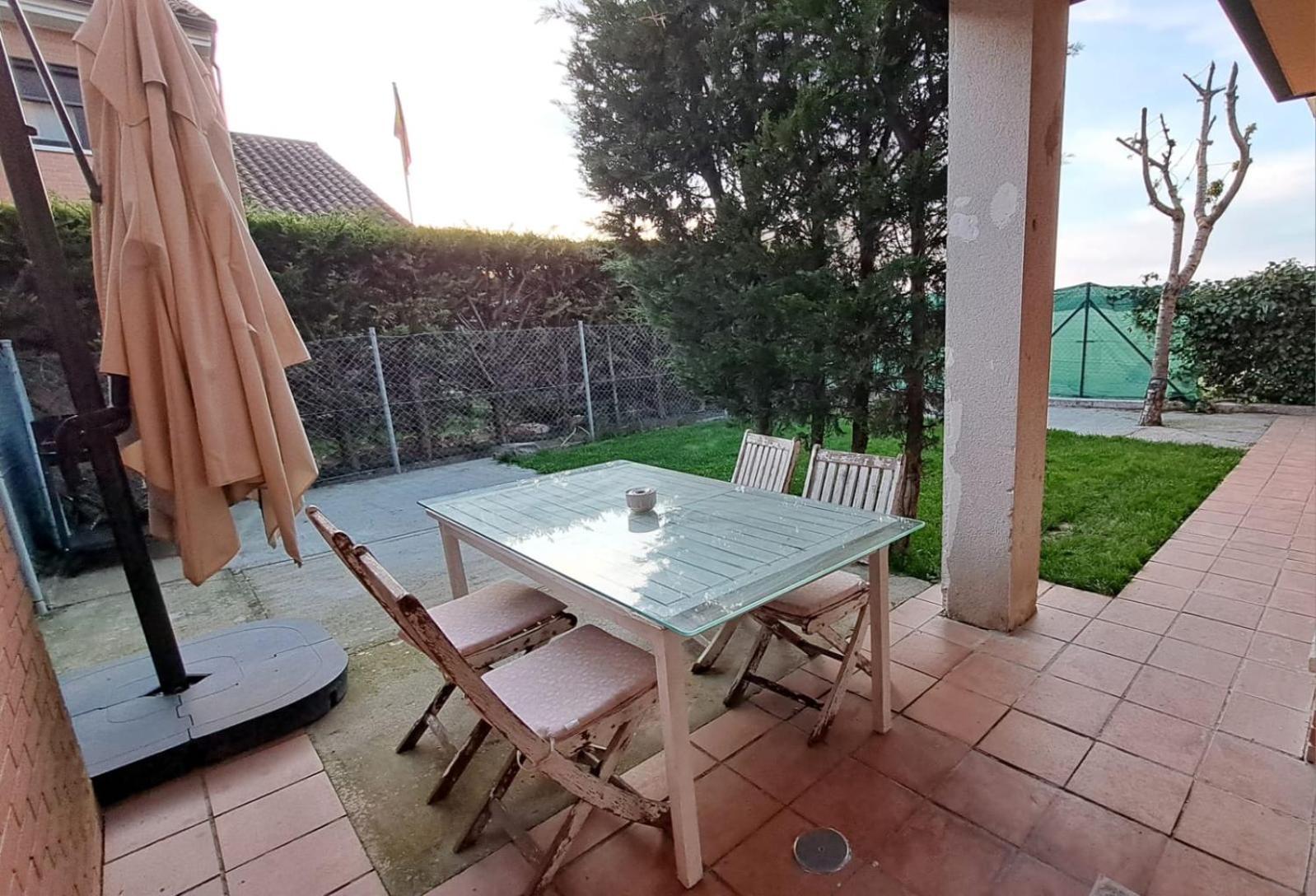 La Casa Del Cipres Villa Aldeamayor de San Martín Kültér fotó