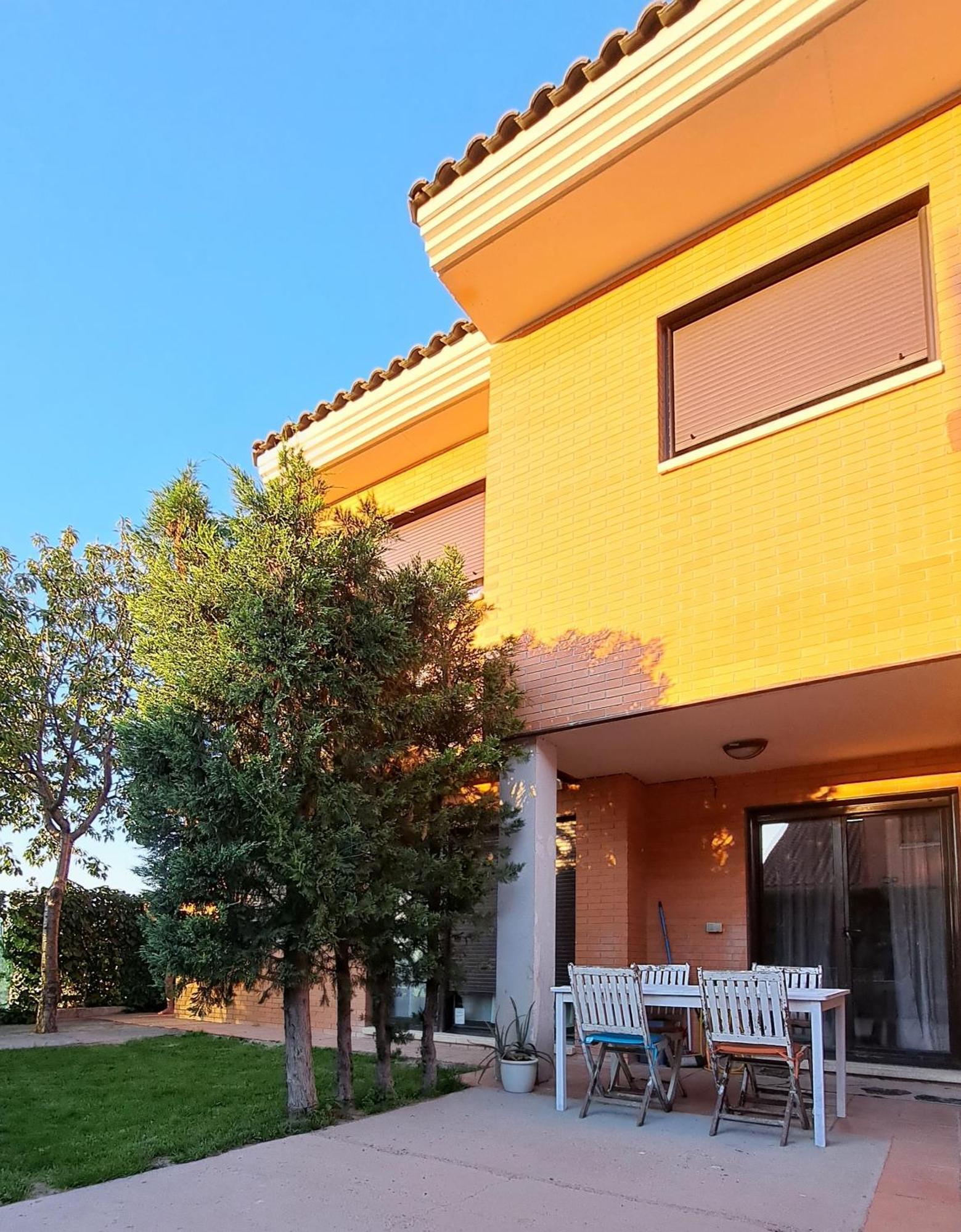 La Casa Del Cipres Villa Aldeamayor de San Martín Kültér fotó